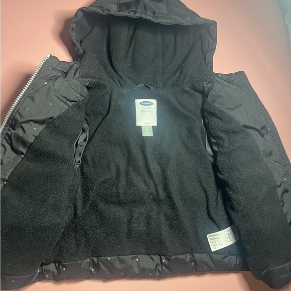 Old Navy Black Quilted Puffer Jacket with Hood - Picture 3 of 6